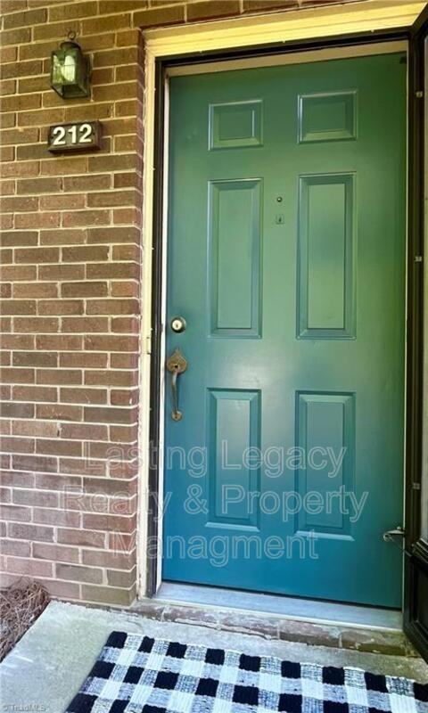 212 Ridge Forest Ct - Photo 2 of 24