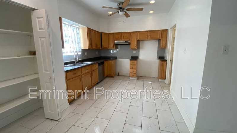 7324 S Oglesby Ave - Photo 6 of 12