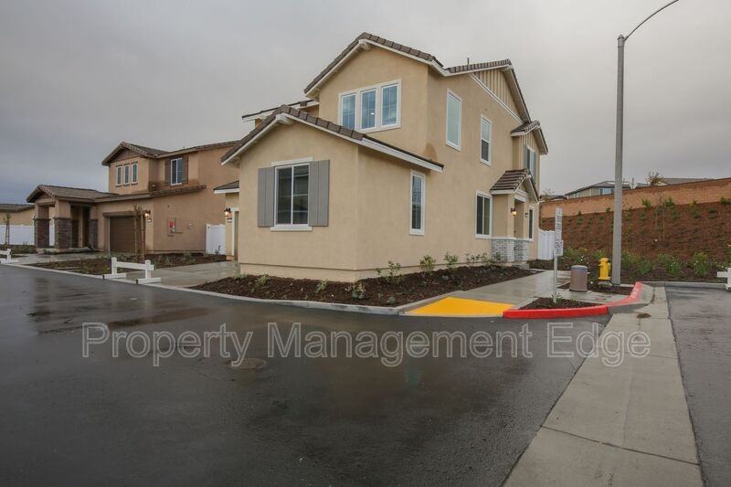31529 Cobalite Dr - Photo 3 of 20