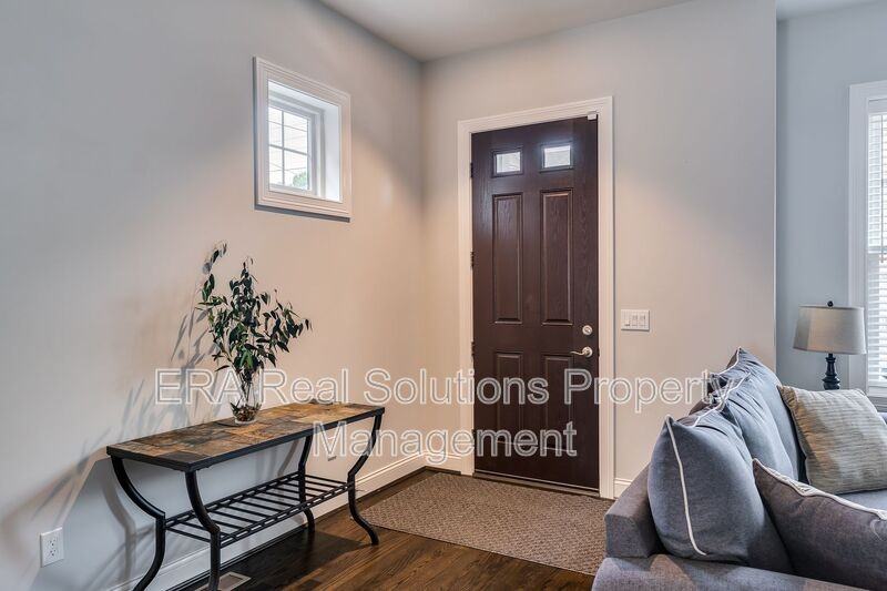 1619 Fairfax Ave - Photo 3 of 37