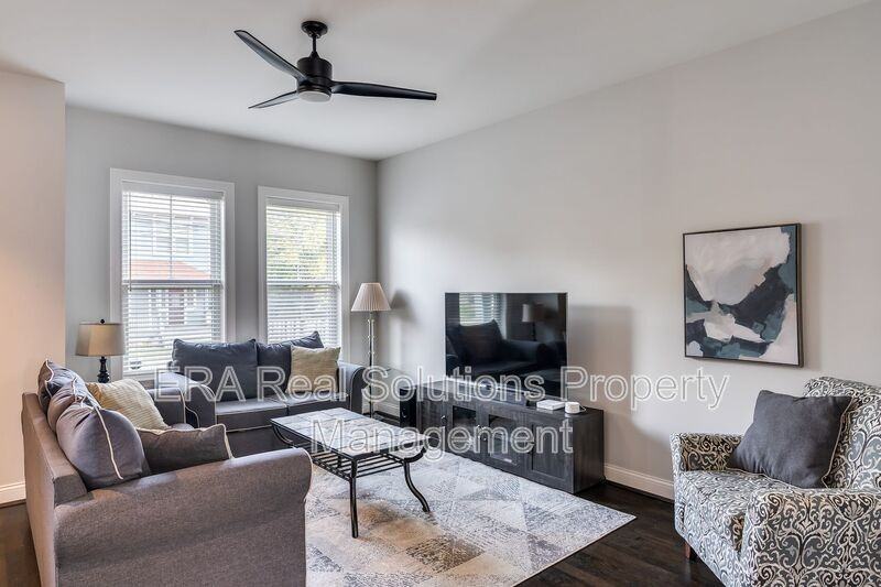 1619 Fairfax Ave - Photo 4 of 37