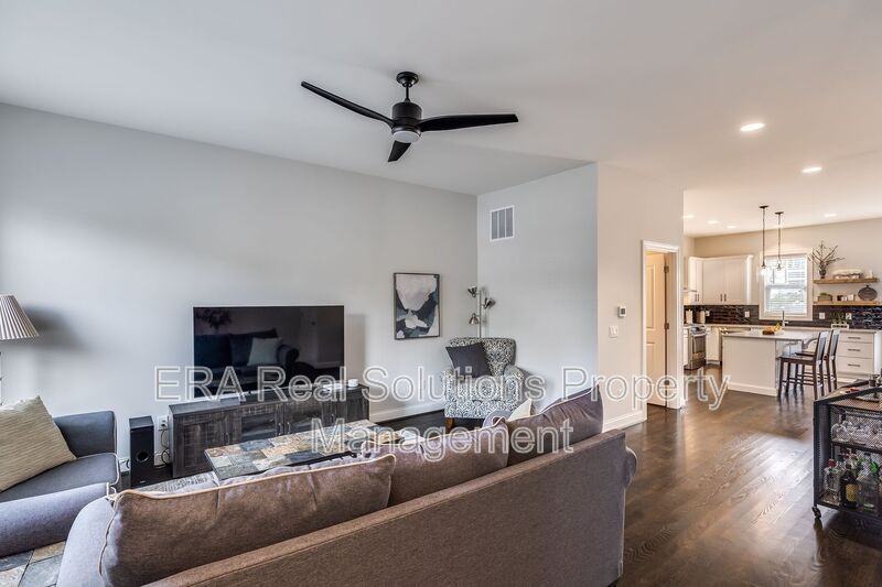 1619 Fairfax Ave - Photo 5 of 37