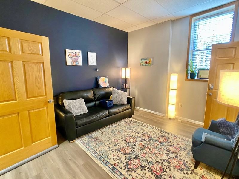 117 S Newton Ave - Photo 3 of 5