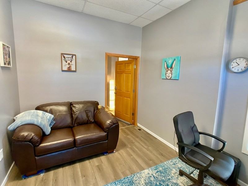 117 S Newton Ave - Photo 4 of 5