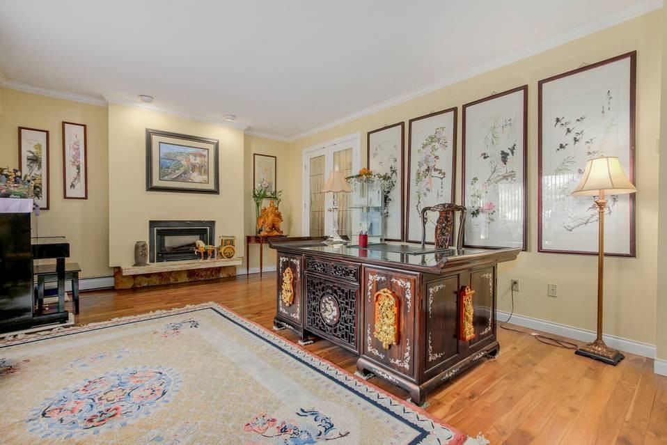 2135 Kirkstone Road - Photo 5 of 17