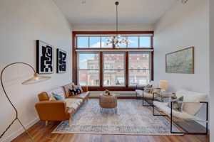 featured image of 419 Main St