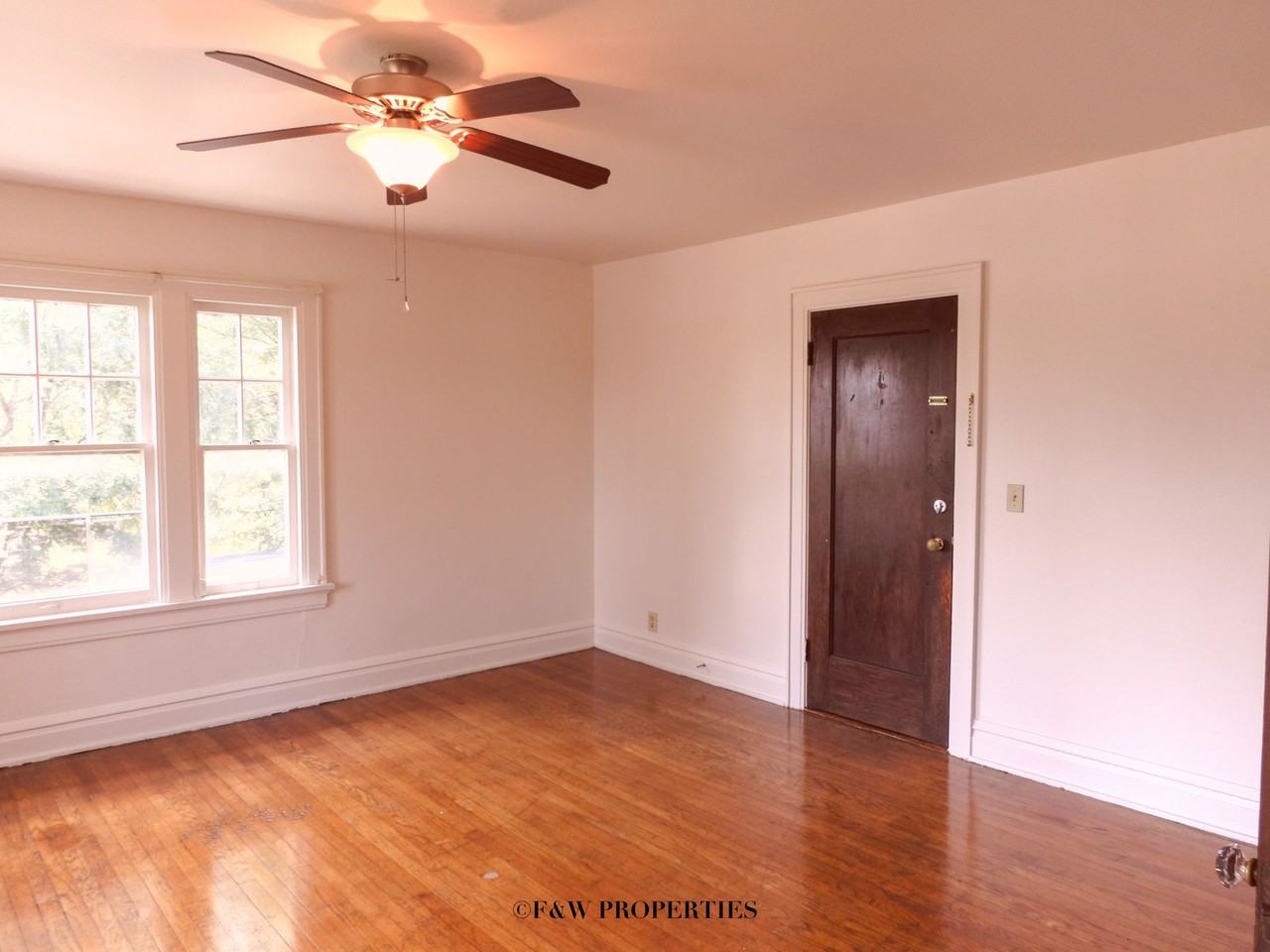 1560 E. Broad St. - Photo 3 of 20