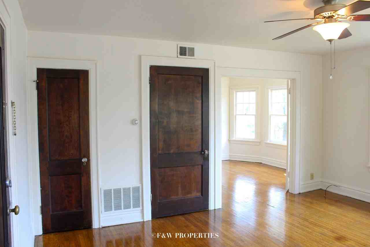 1560 E. Broad St. - Photo 4 of 20