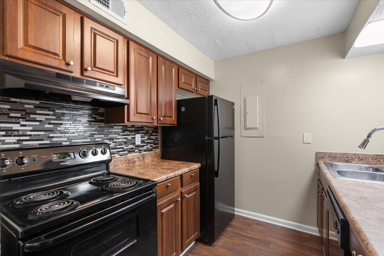 The Grove at Six Hundred Apartment Homes - Photo 7 of 37