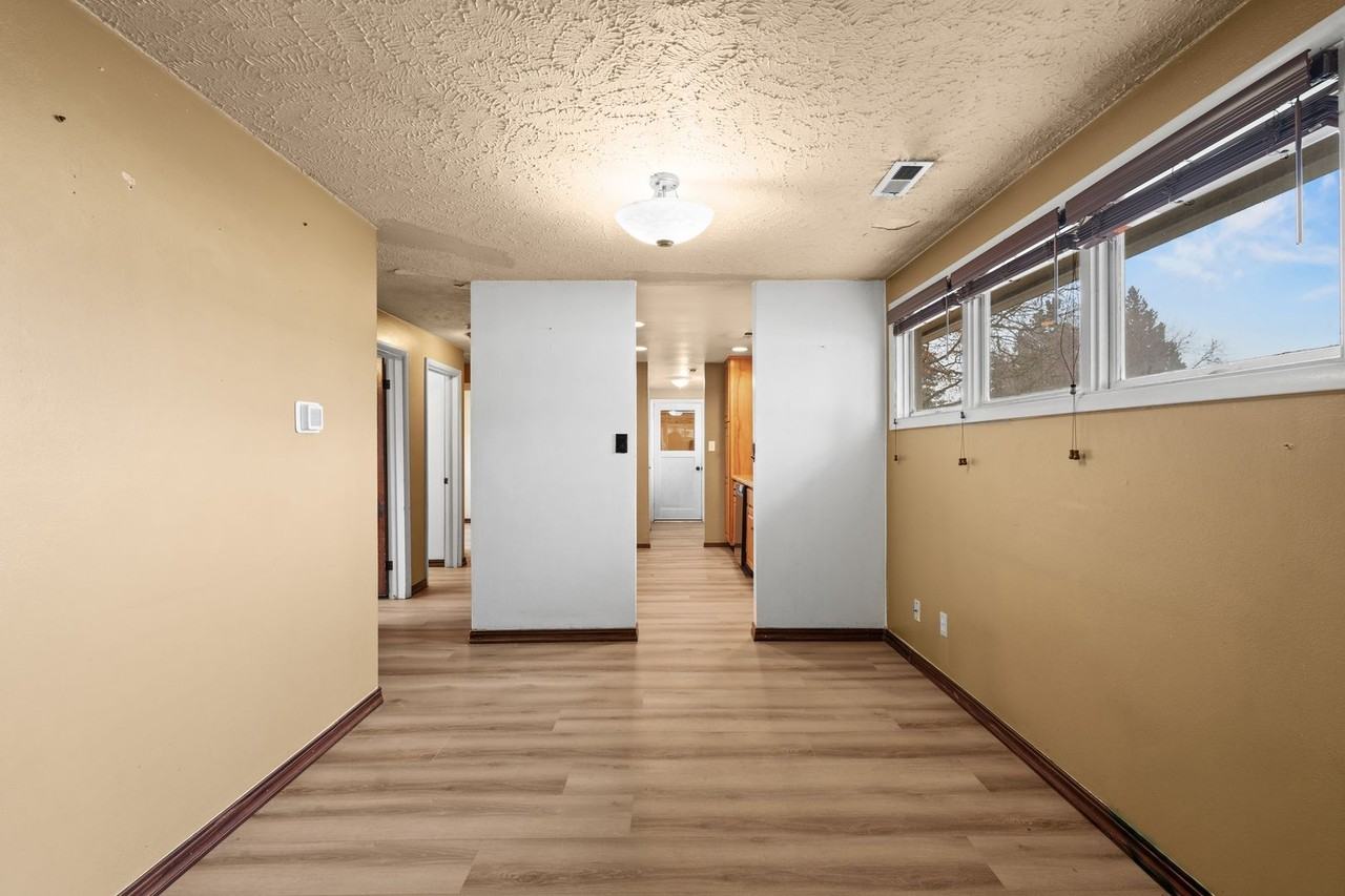 3102 S Freya St - Photo 6 of 22