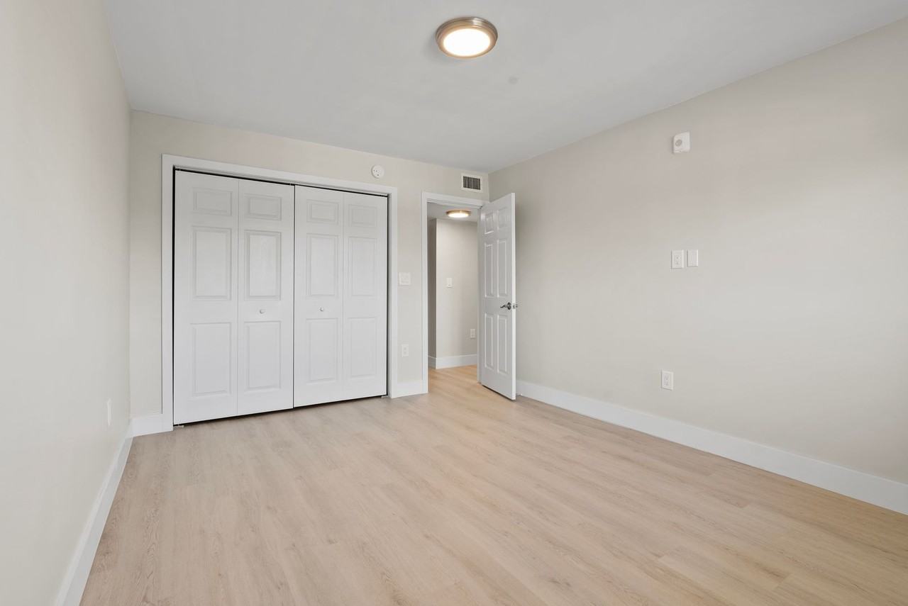 Waterside Apartments - Photo 4 of 20