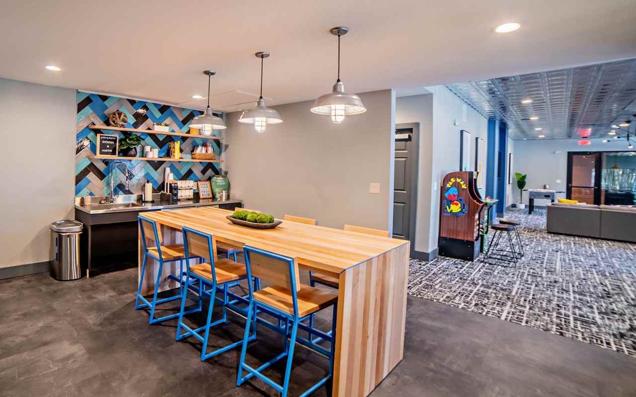 Estates at East Riverside - Photo 6 of 33