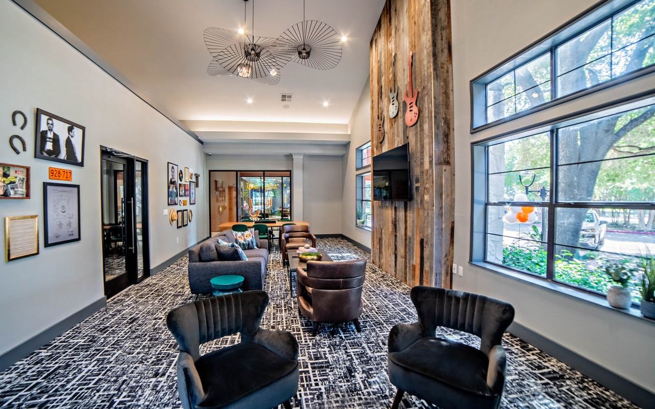 Estates at East Riverside - Photo 7 of 33