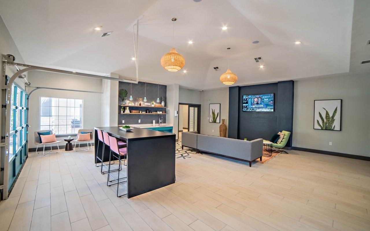 Villages at East Riverside - Photo 4 of 31