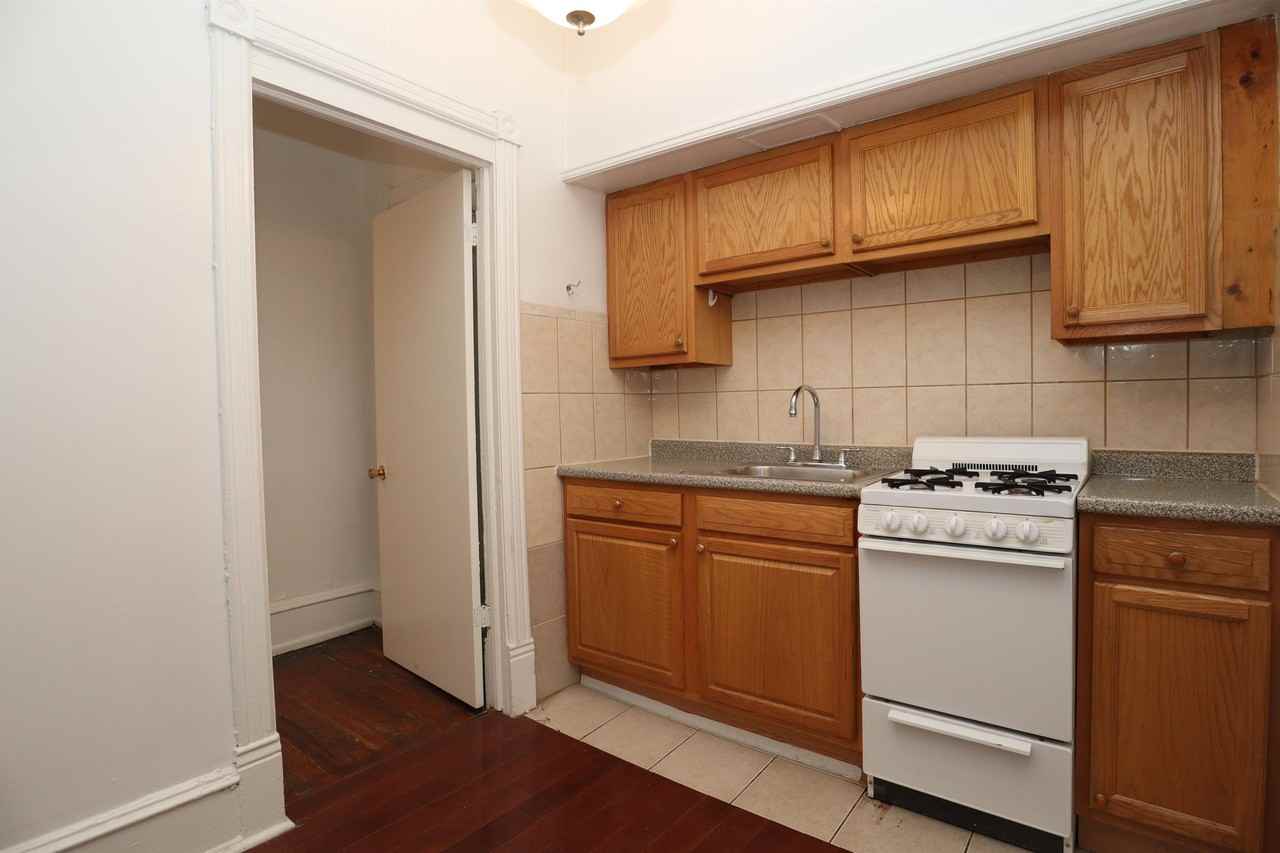 422 South 45th Street - Photo 6 of 22