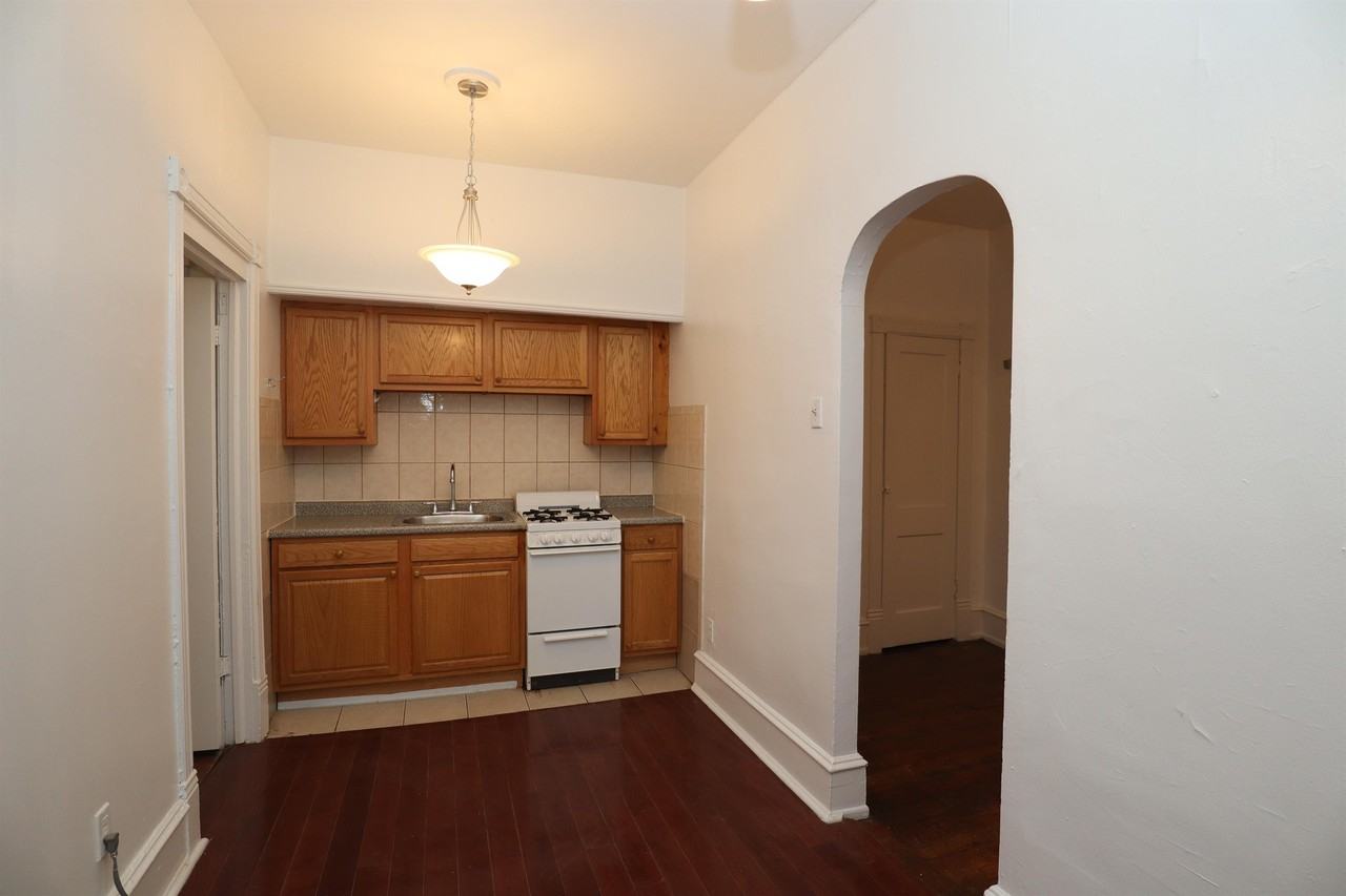 422 South 45th Street - Photo 7 of 22