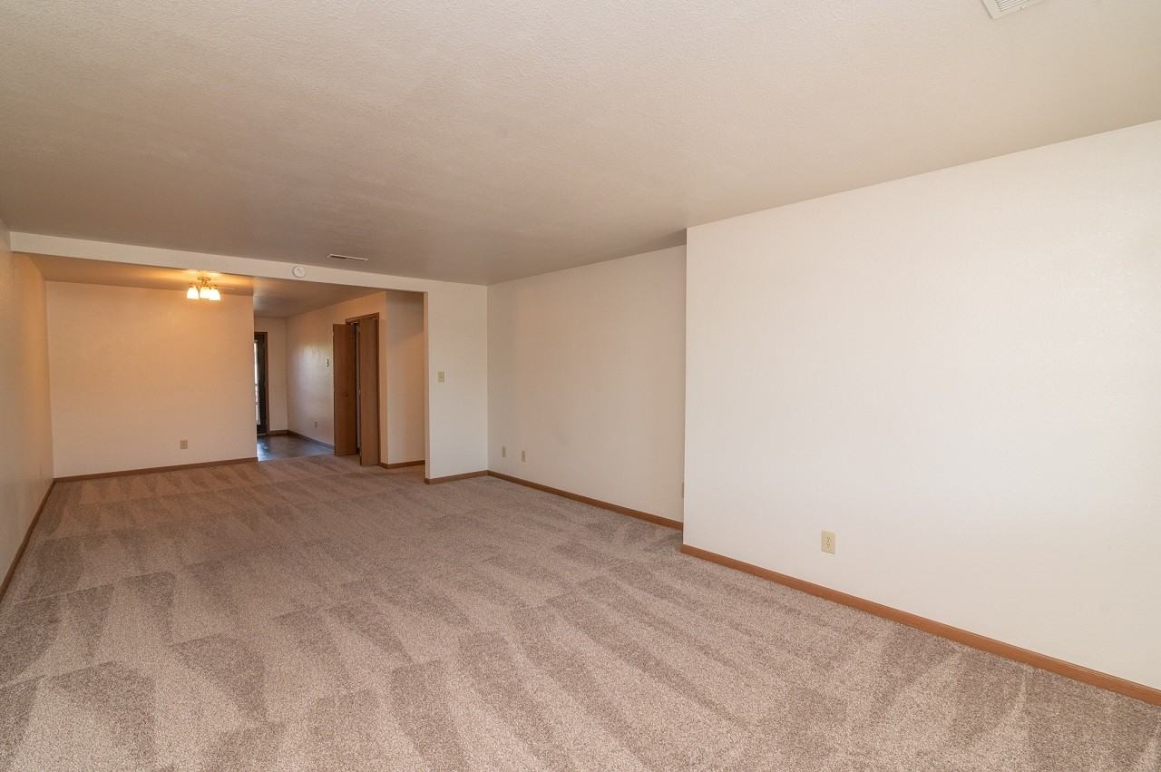 2504 Southridge Drive - Photo 2 of 12