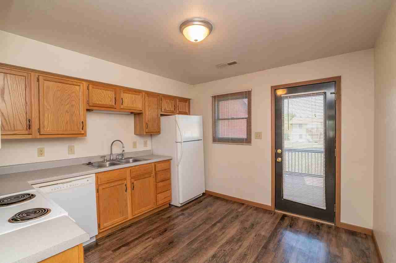 2504 Southridge Drive - Photo 3 of 12