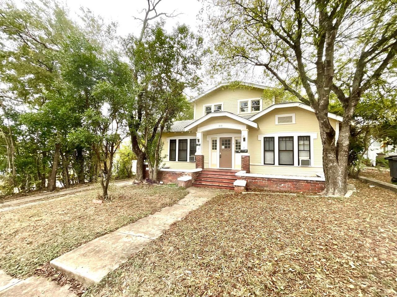 810 W Magnolia Ave - Photo 2 of 50