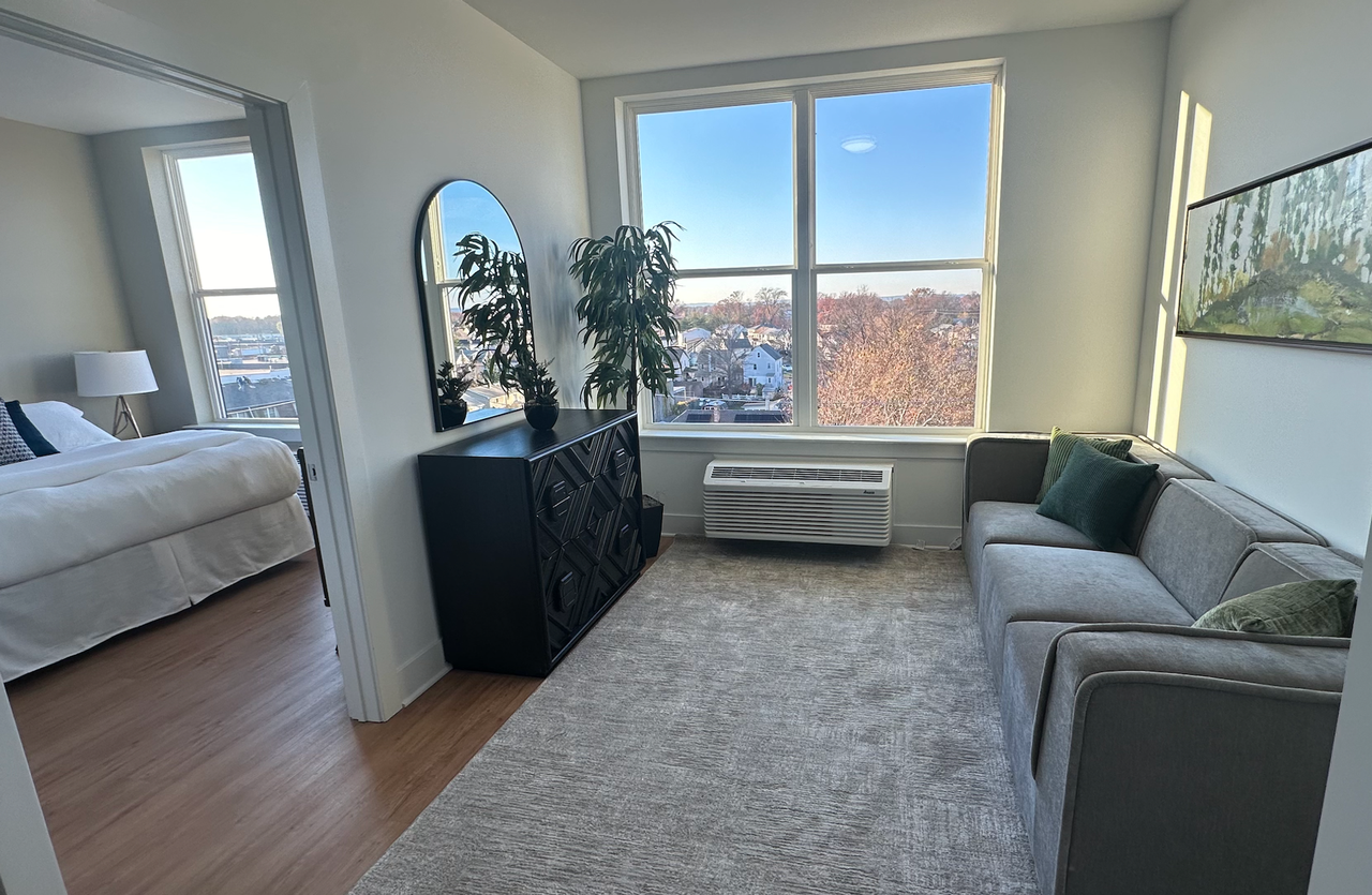 Meridia Linden 1001 - Photo 4 of 20