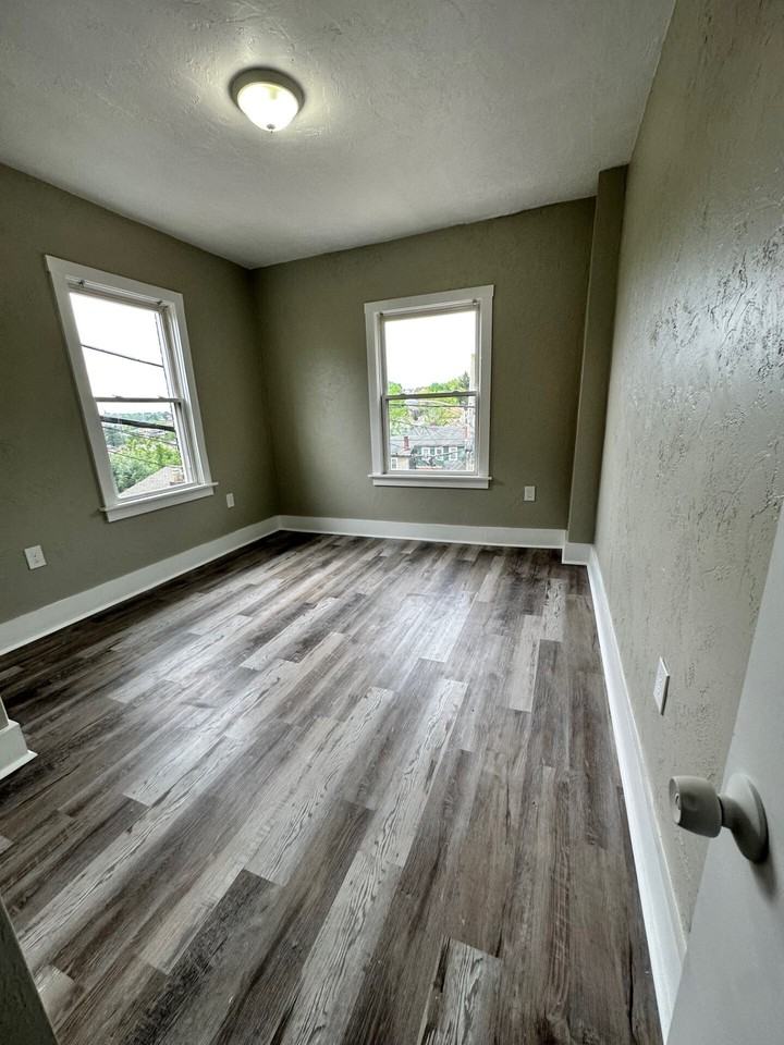 115 Giffin Avenue - Photo 5 of 9