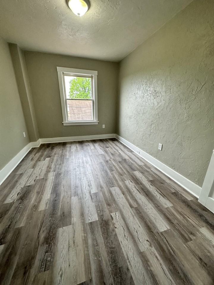 115 Giffin Avenue - Photo 6 of 9