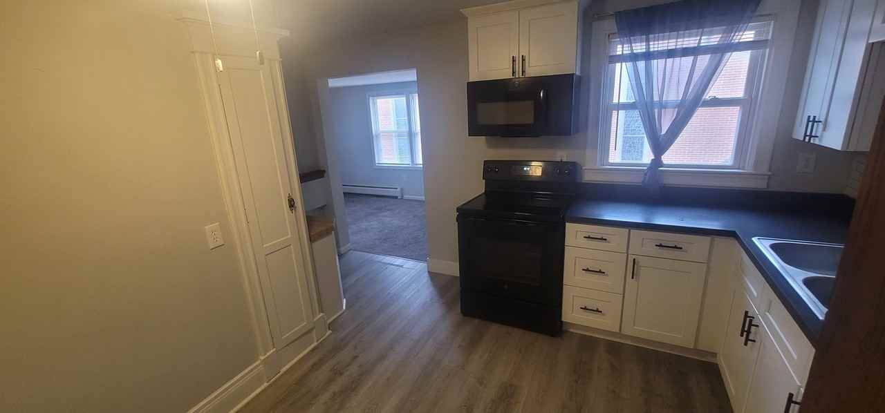 518 Bridge Street Apt A - Photo 4 of 12