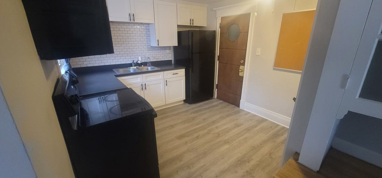 518 Bridge Street Apt A - Photo 5 of 12