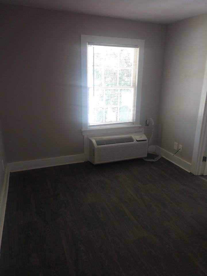 1013 Magnolia Drive Northwest - Photo 4 of 9