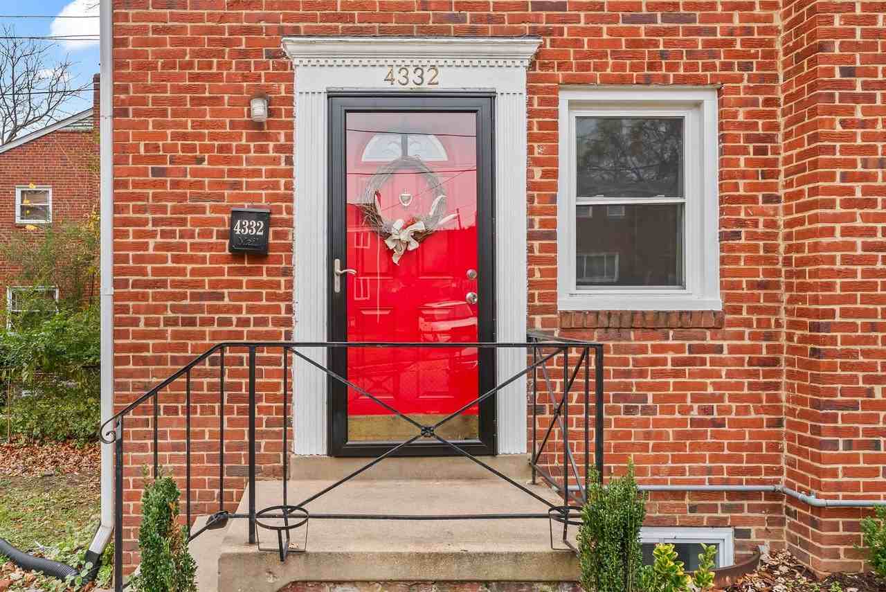 4332 Utica Ave - Photo 4 of 40