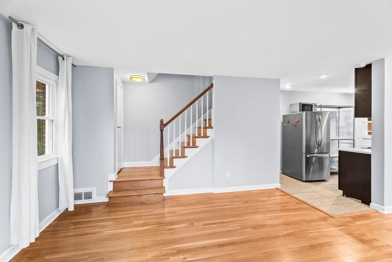4332 Utica Ave - Photo 6 of 40