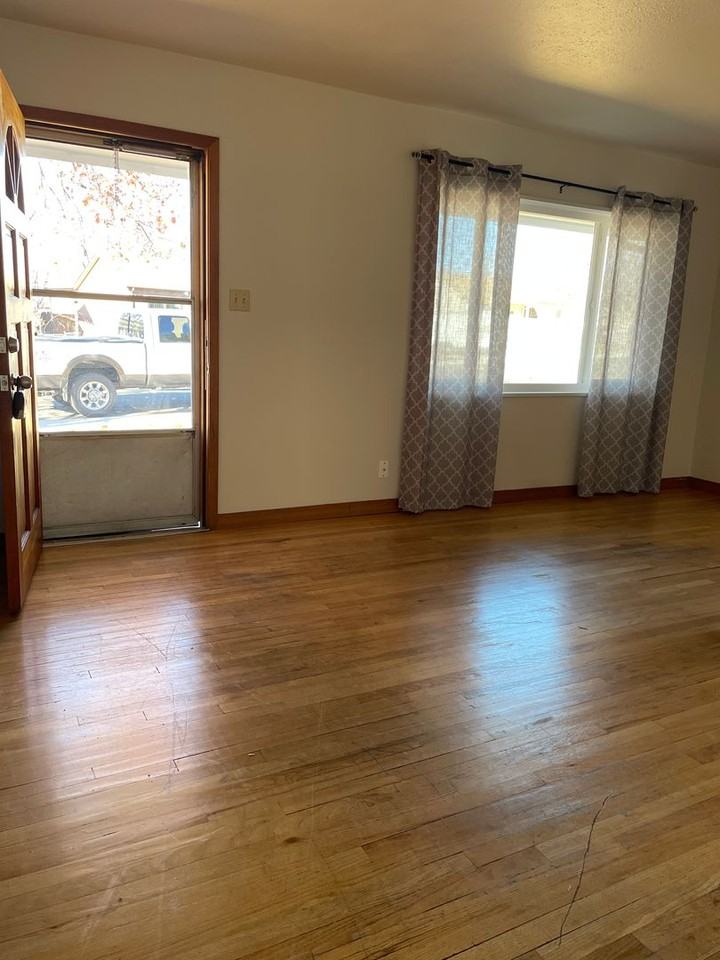 3315 Corbett Ln - Photo 5 of 20