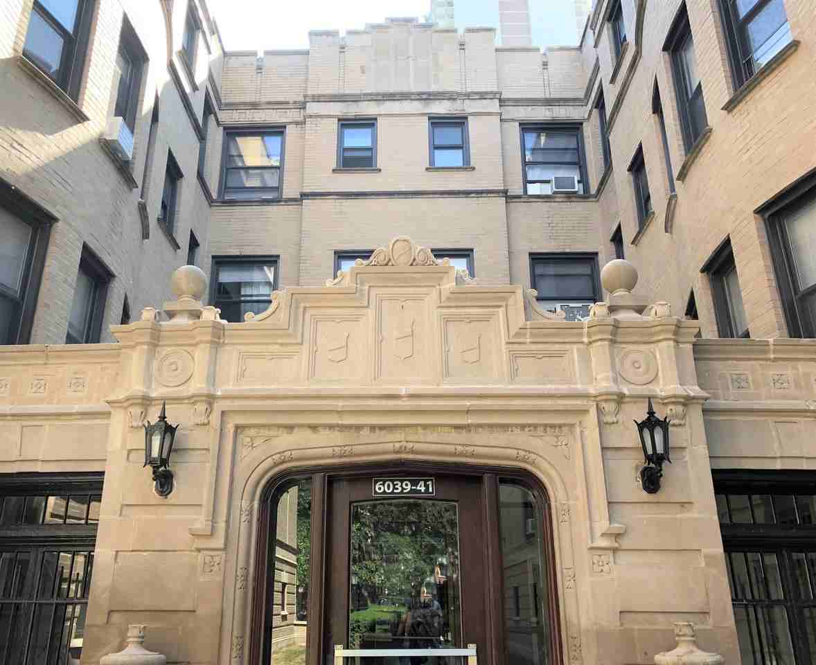 6037-43  N. Kenmore - Photo 3 of 12