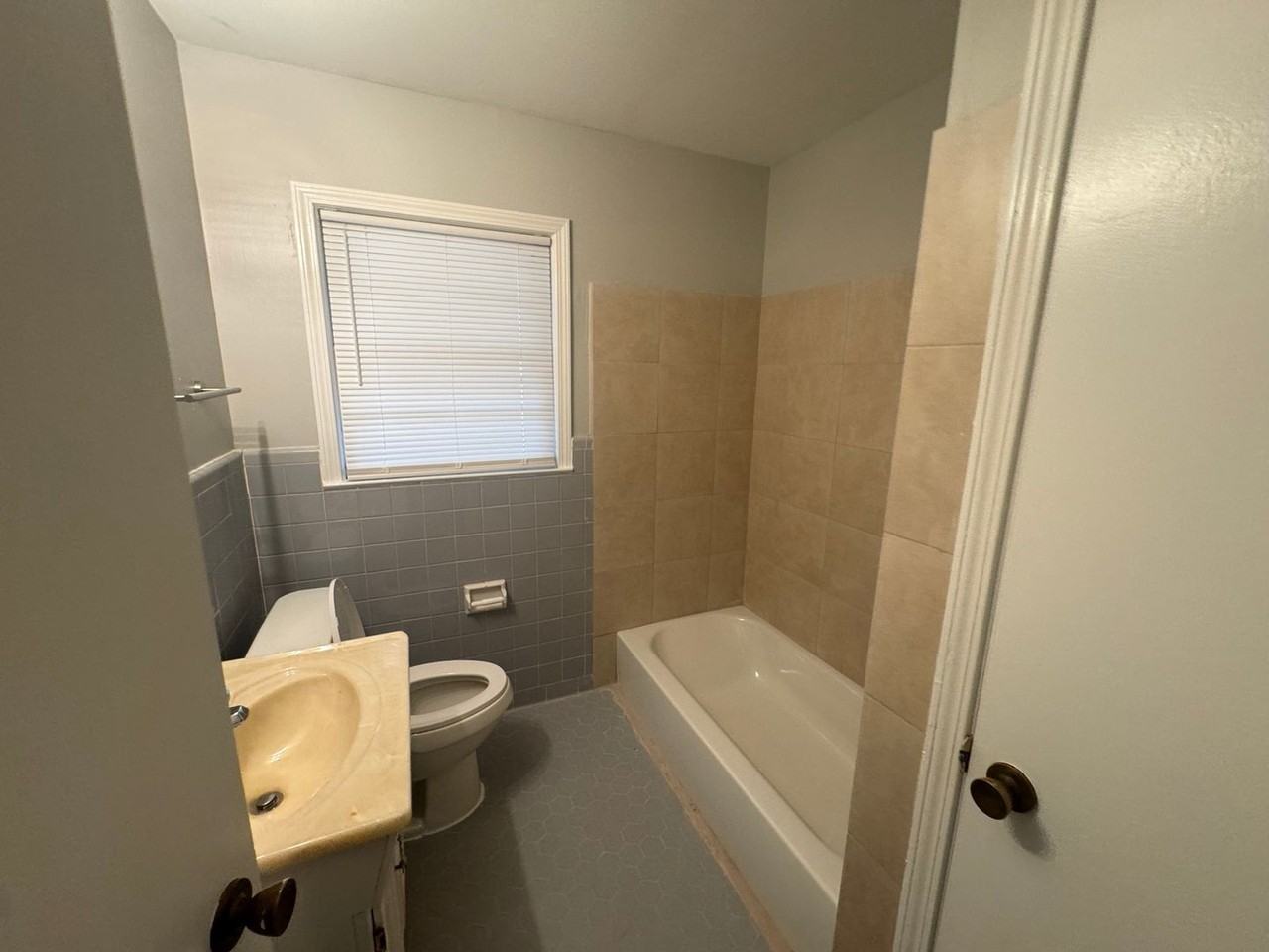 4344 Walnut Hill Drive - Photo 5 of 10