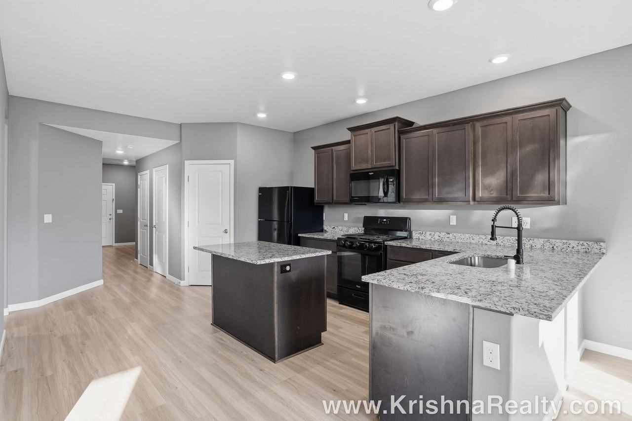 1506 West 12th Street - Photo 4 of 24