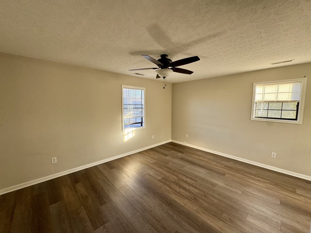 433 Hargrove Street - Photo 3 of 9