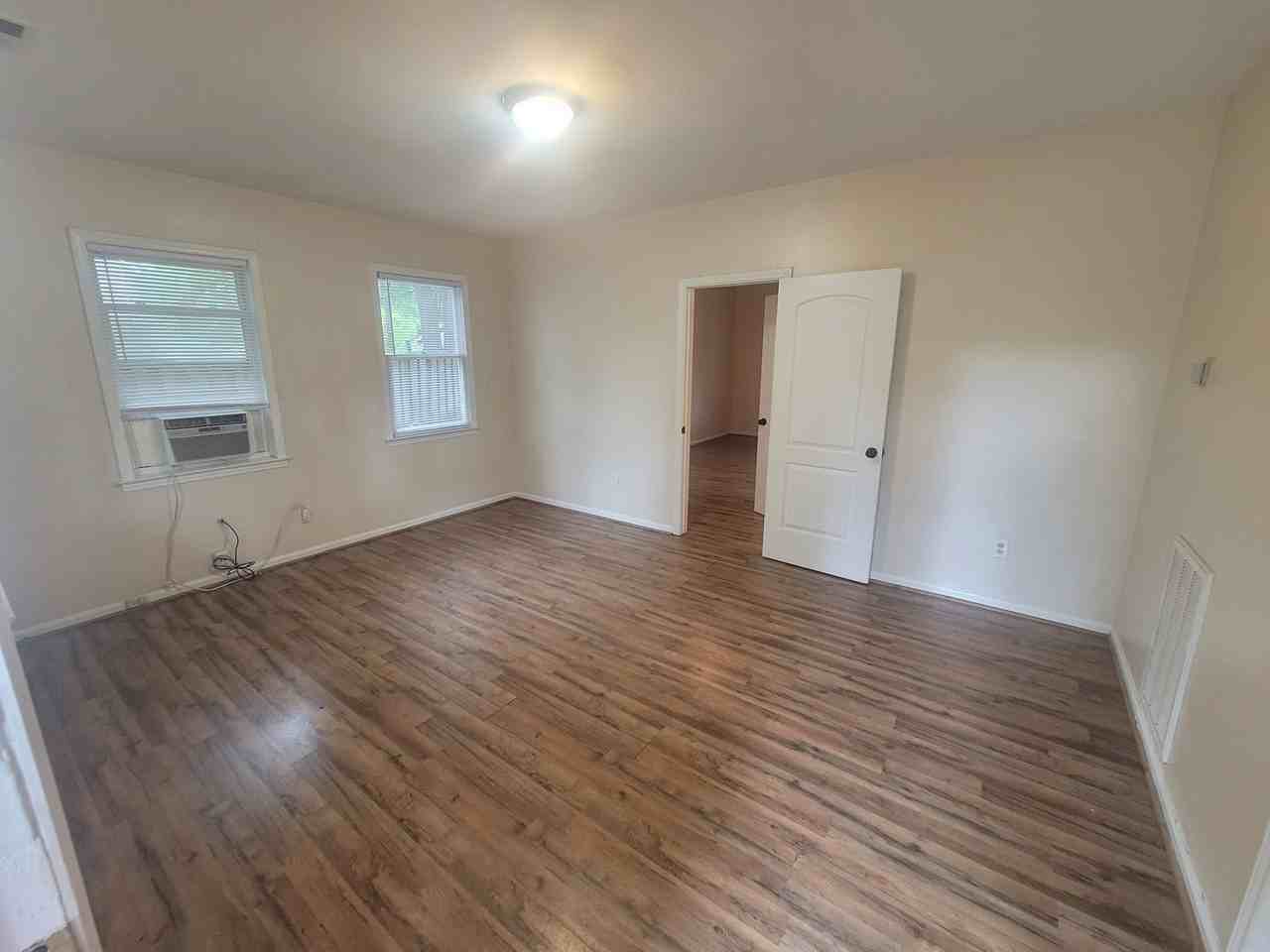 3708 Harvard Ave - Photo 5 of 15