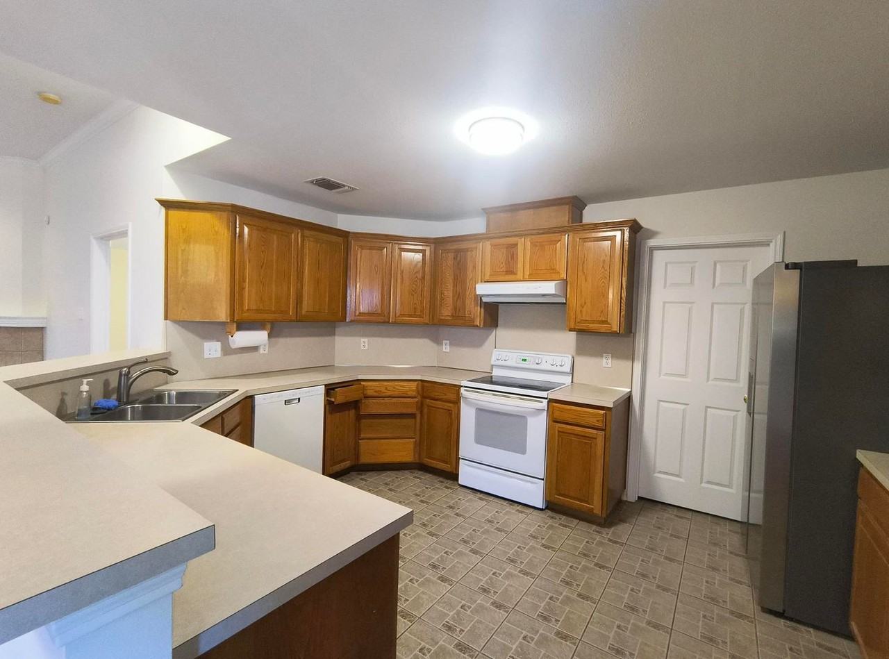 4301 Pinion Ridge Drive - Photo 5 of 14