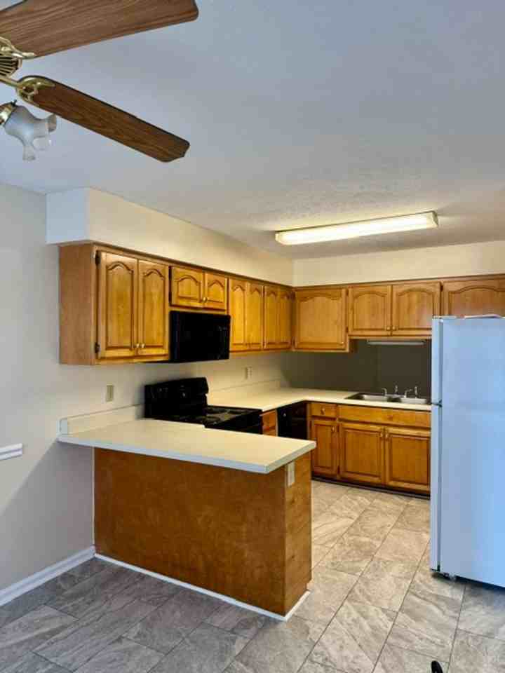 246 Harmon Dr - Photo 2 of 7