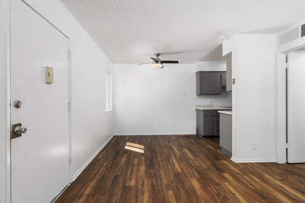 El Cazador - Photo 7 of 14