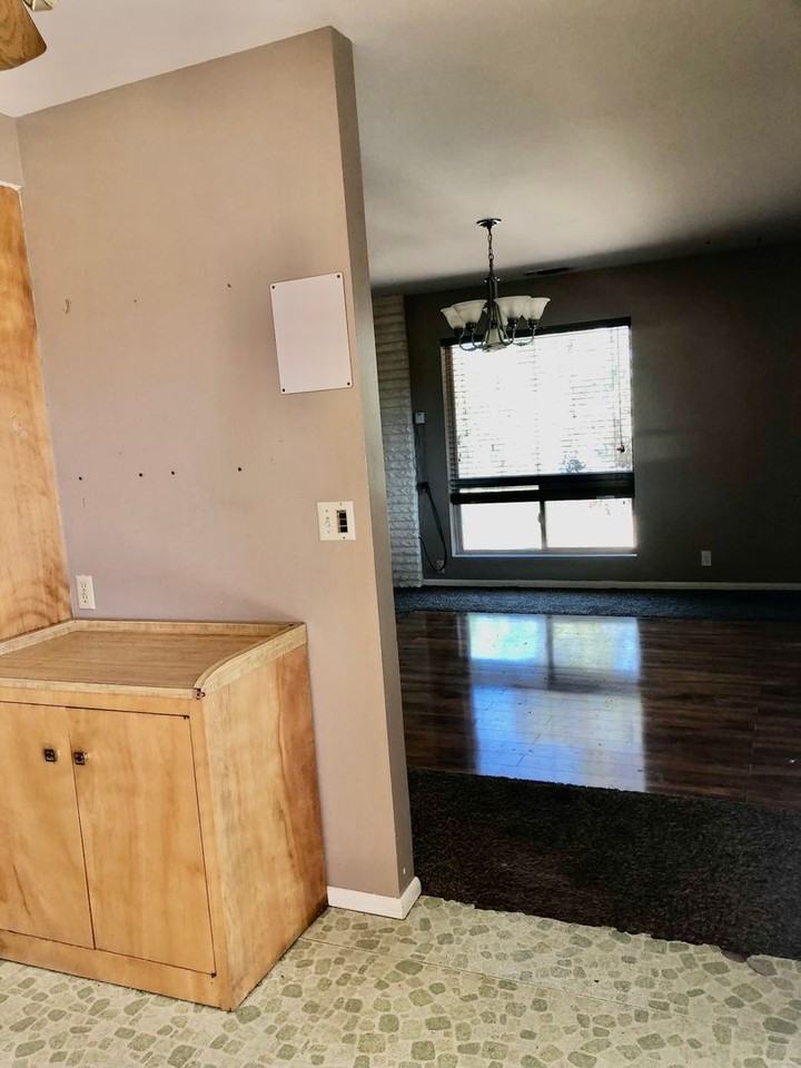 2075 Oak Grove Dr - Photo 5 of 15