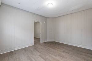 featured image of 1325 Clark Street