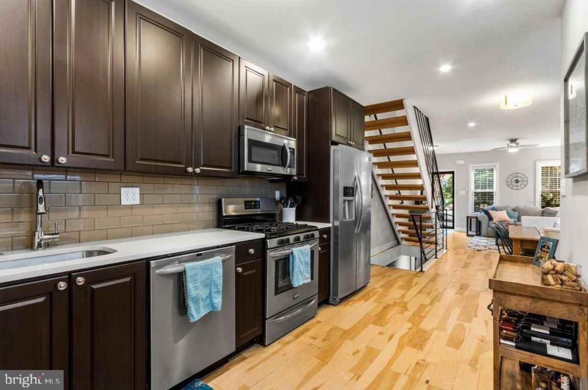 2427 E Boston St - Photo 7 of 24