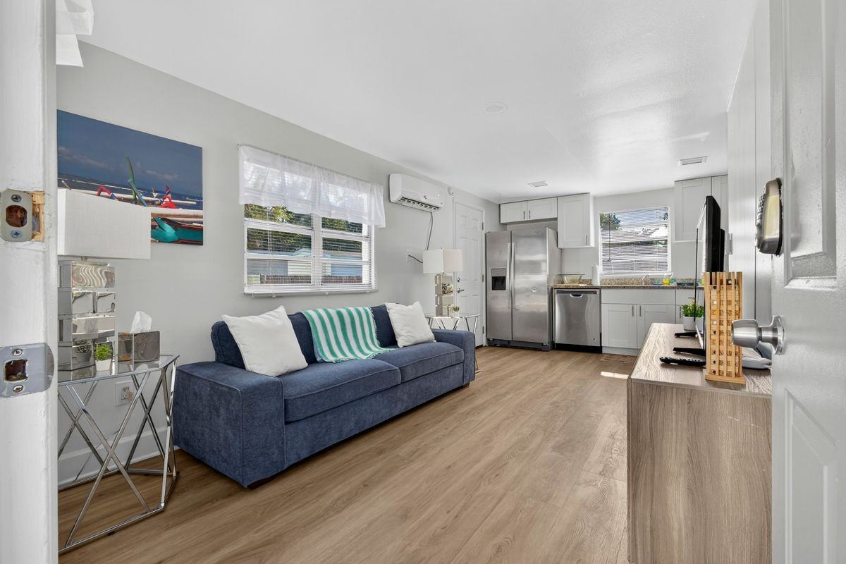 4214 West Ohio Avenue - Photo 2 of 50