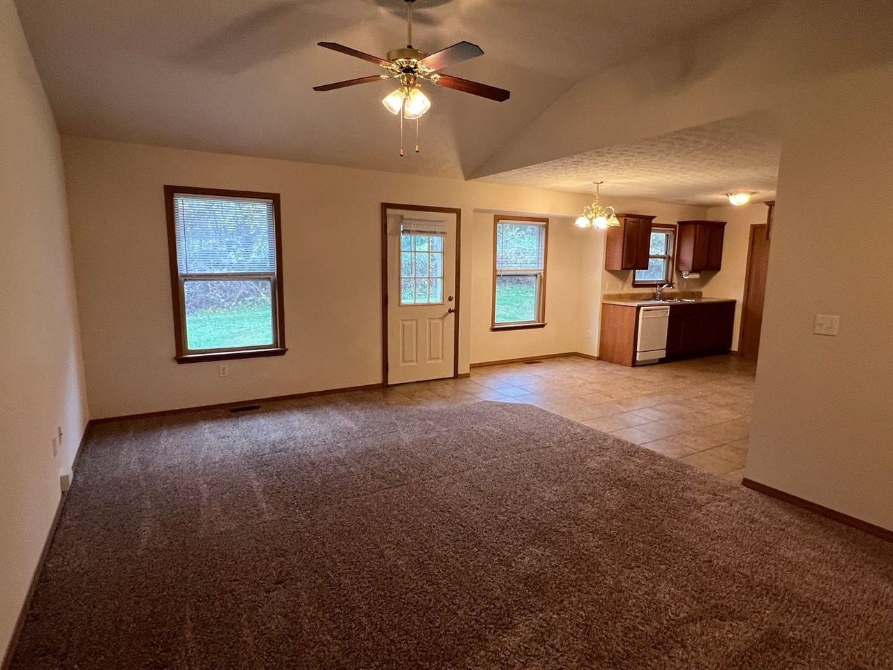 846 W Lorenza Dr - Photo 2 of 12