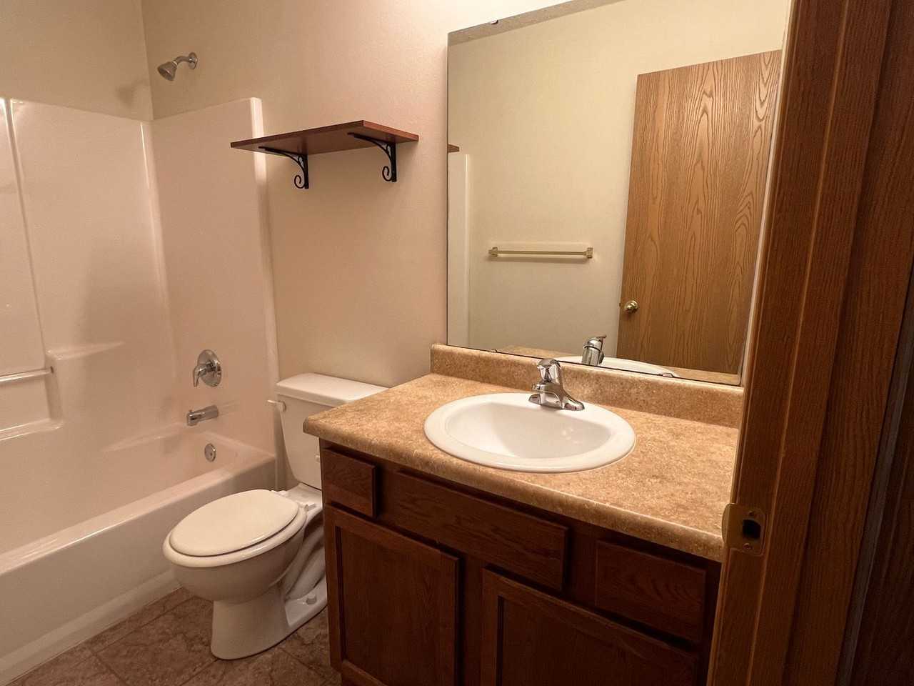 846 W Lorenza Dr - Photo 5 of 12