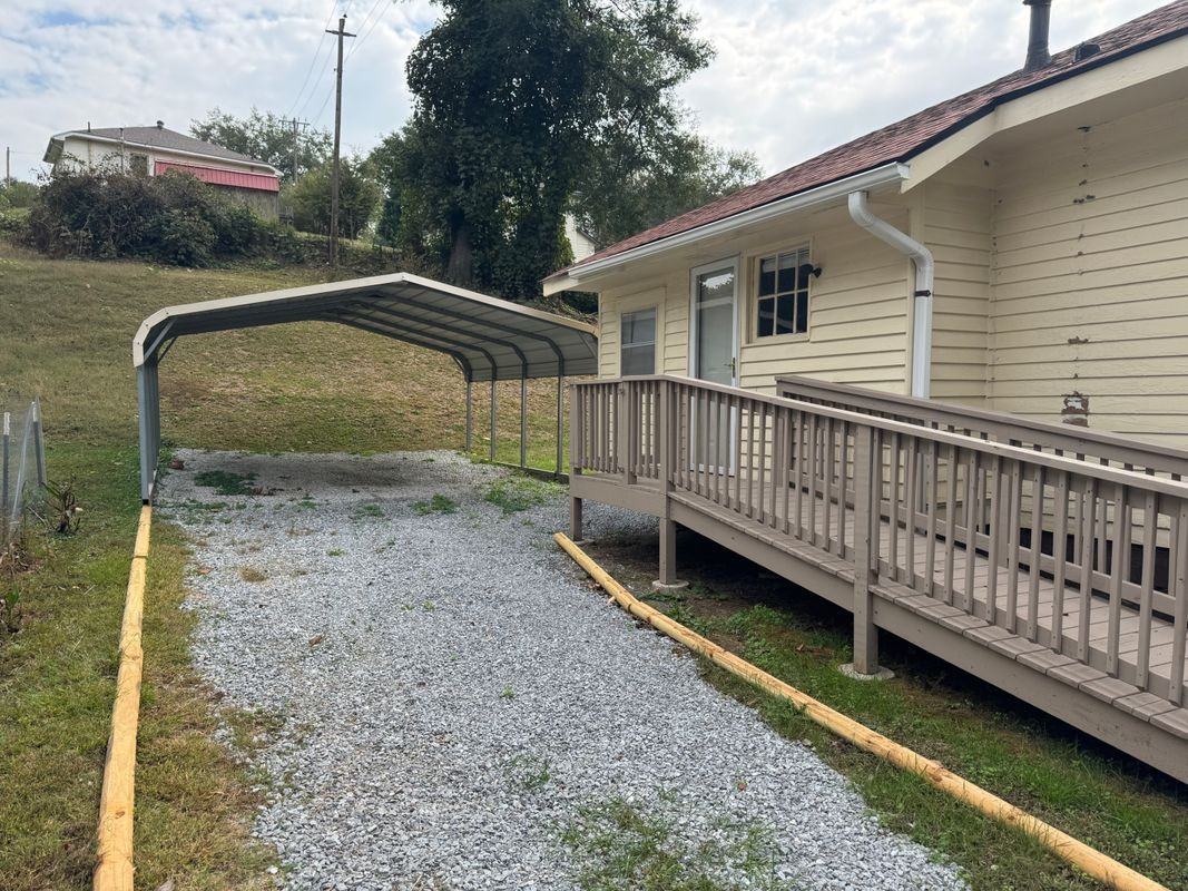 140 Juniper Street - Photo 3 of 11