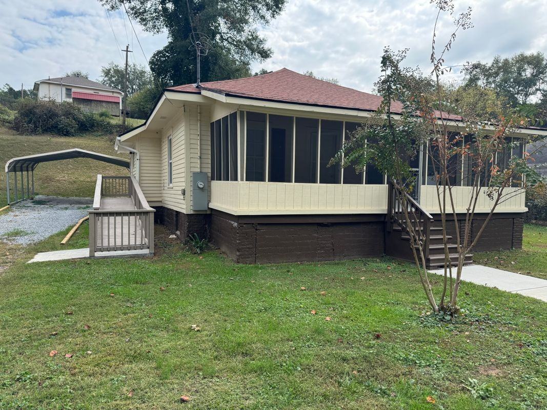 140 Juniper Street - Photo 4 of 11