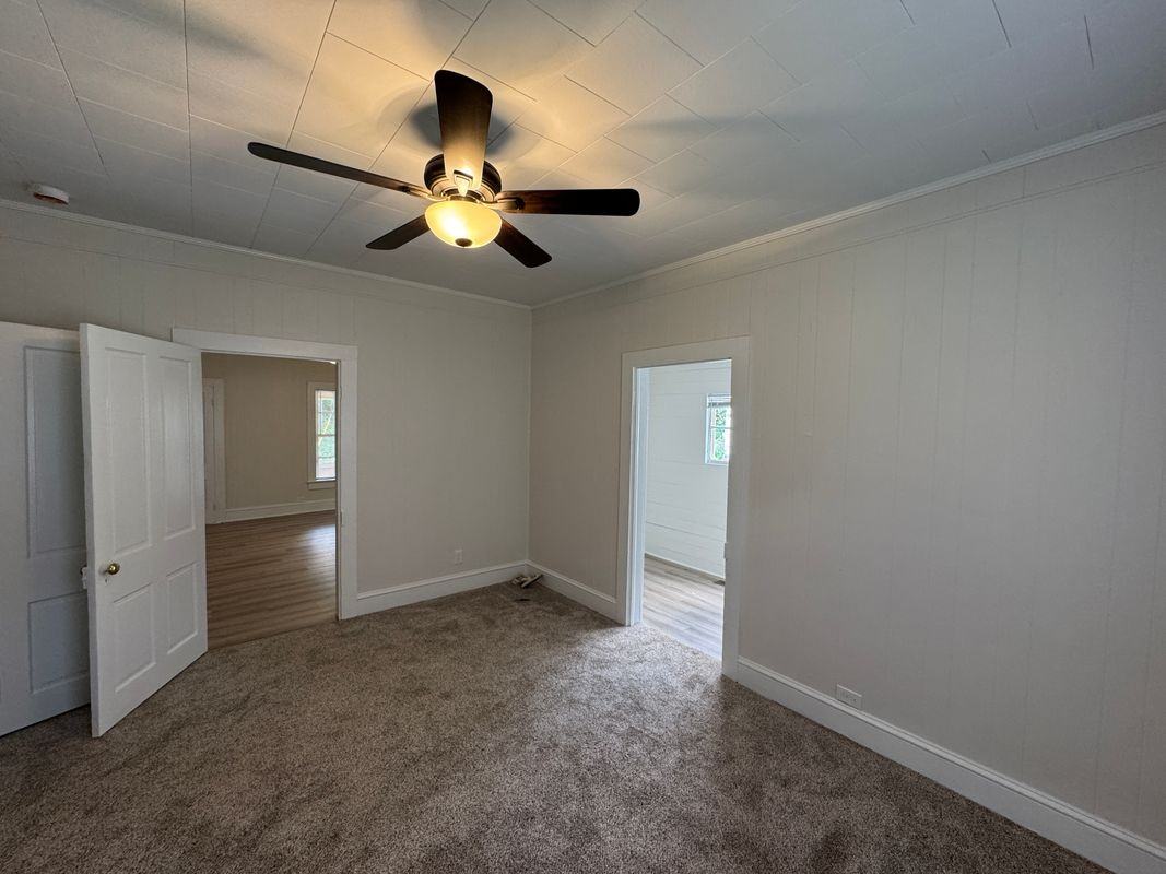 140 Juniper Street - Photo 7 of 11