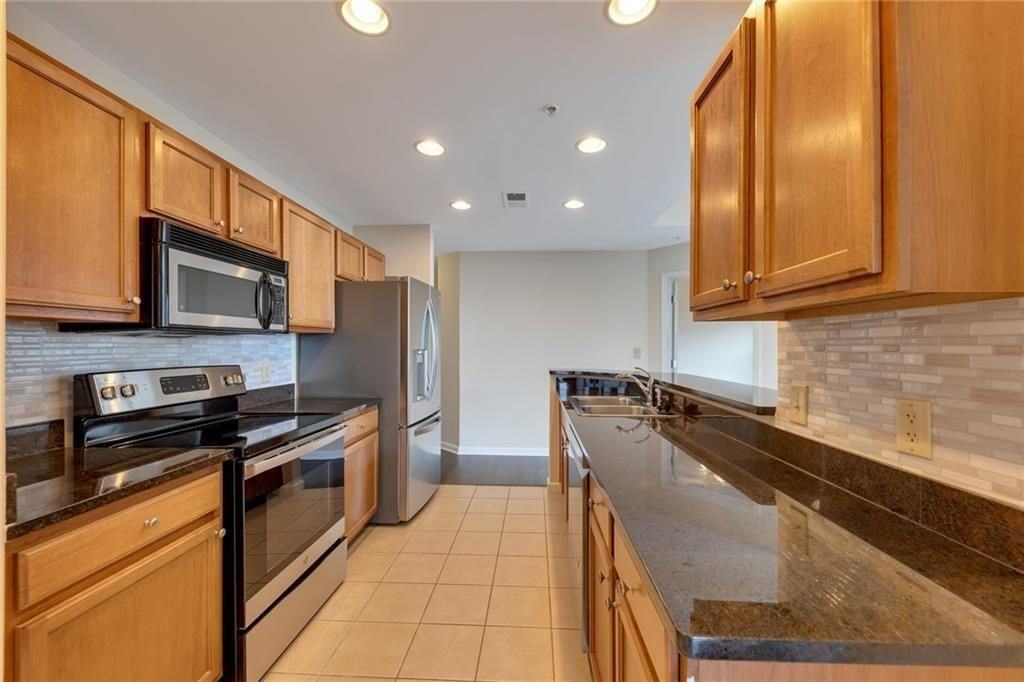 3040 Peachtree Road NW ##704 - Photo 4 of 16